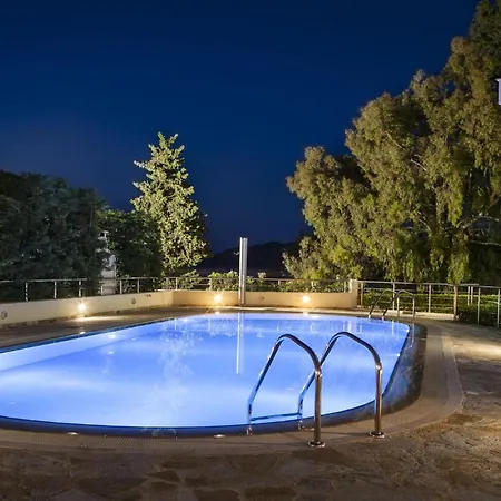 Arya Seaside * קרבומילוס