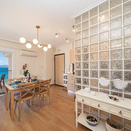 Arya Seaside Apartment Karavomylos