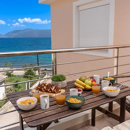 Arya Seaside Apartment *